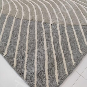 Hand-Tufted Wool Area Rug: Stripe High-Low Design
