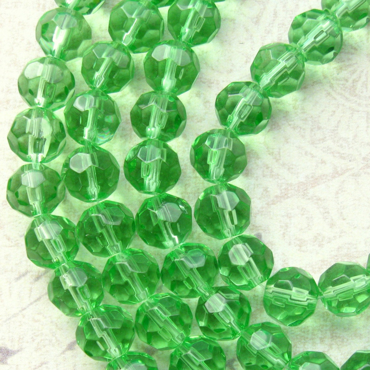 40 Pieces 8mm Green Glass Beads One 11 Strand 8mm Etsy