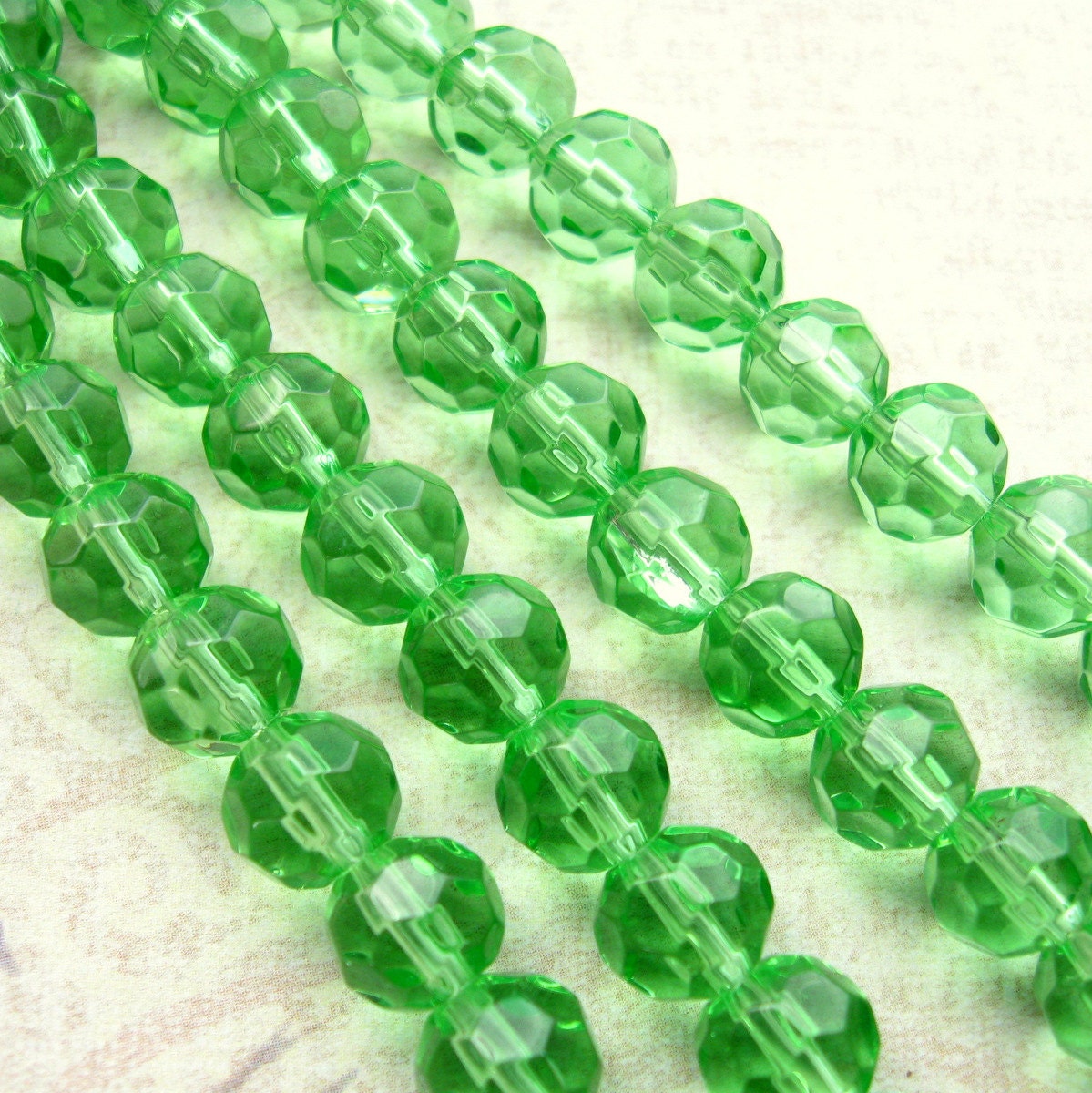 40 Pieces 8mm Green Glass Beads One 11 Strand 8mm Etsy