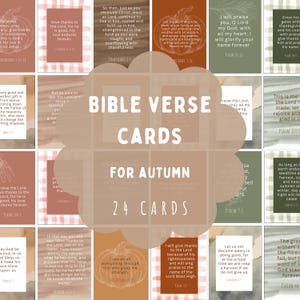 Op de afbeelding: Een verzameling van 24 Bijbelverskaarten voor de herfst, met diverse verzen in verschillende kleuren. De kaarten hebben een herfstthema met pompoenillustraties en de tekst "Bible Verse Cards For Autumn".