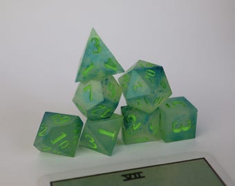 Seven of Wands DnD handgjorda vassa tärningsset