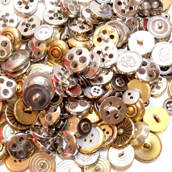 Metallknöpfe, Vintage Metallknöpfe gemischte X 1/2 Pfund Taste Lot, Goldtone und Silvertone Knöpfen, ungetragen