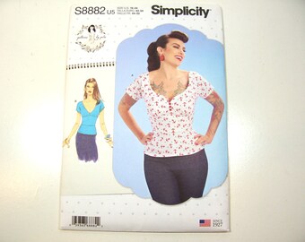 Simplicity Misses' Top Pattern, S8882 U5, US Size 16-24, New Uncut Sewing Pattern, Bin 638