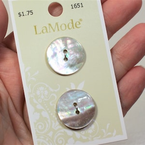 1 1/8 Honey Beige Wood Buttons, LaMode