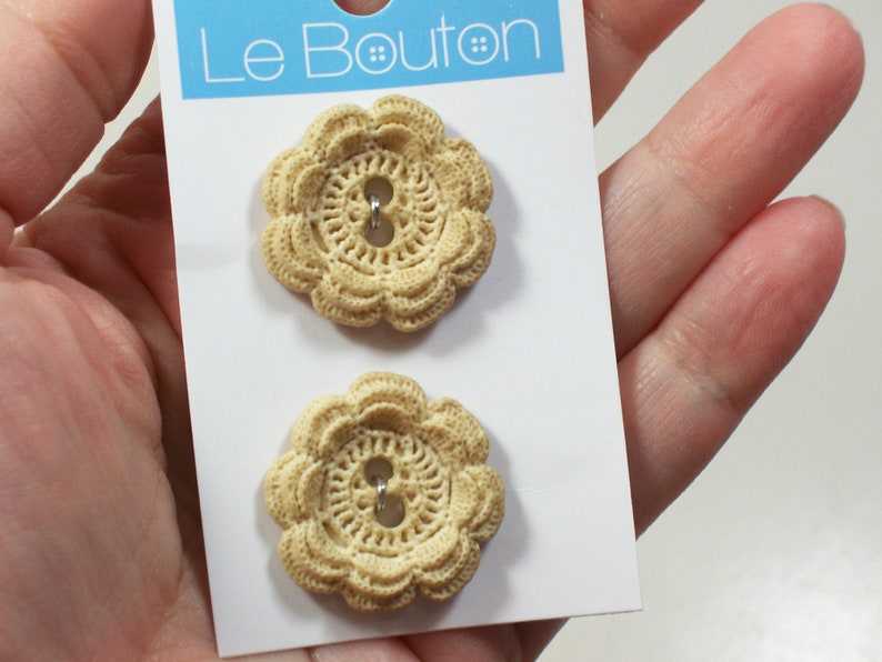 Tan Flower Buttons, Tan Button x 2 Pieces, Plastic Button, 2 hole Button, Le Bouton, 130 image 2