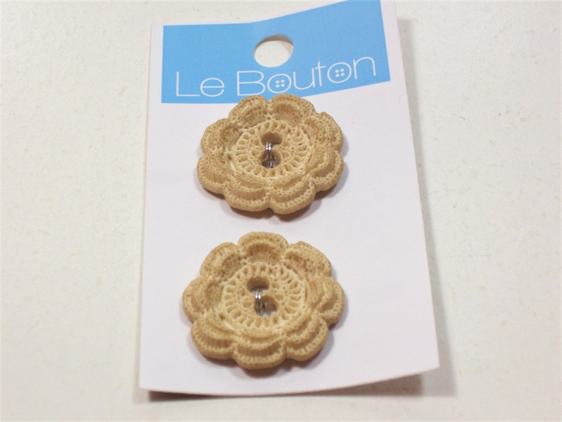 Tan Flower Buttons, Tan Button x 2 Pieces, Plastic Button, 2 hole Button, Le Bouton, 130 image 4