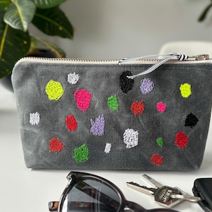 Bolsa de lona encerada con diseño de lunares brillantes, huellas dactilares, lunares, colorida, forrada y bordada, con cremallera [Envío gratuito]