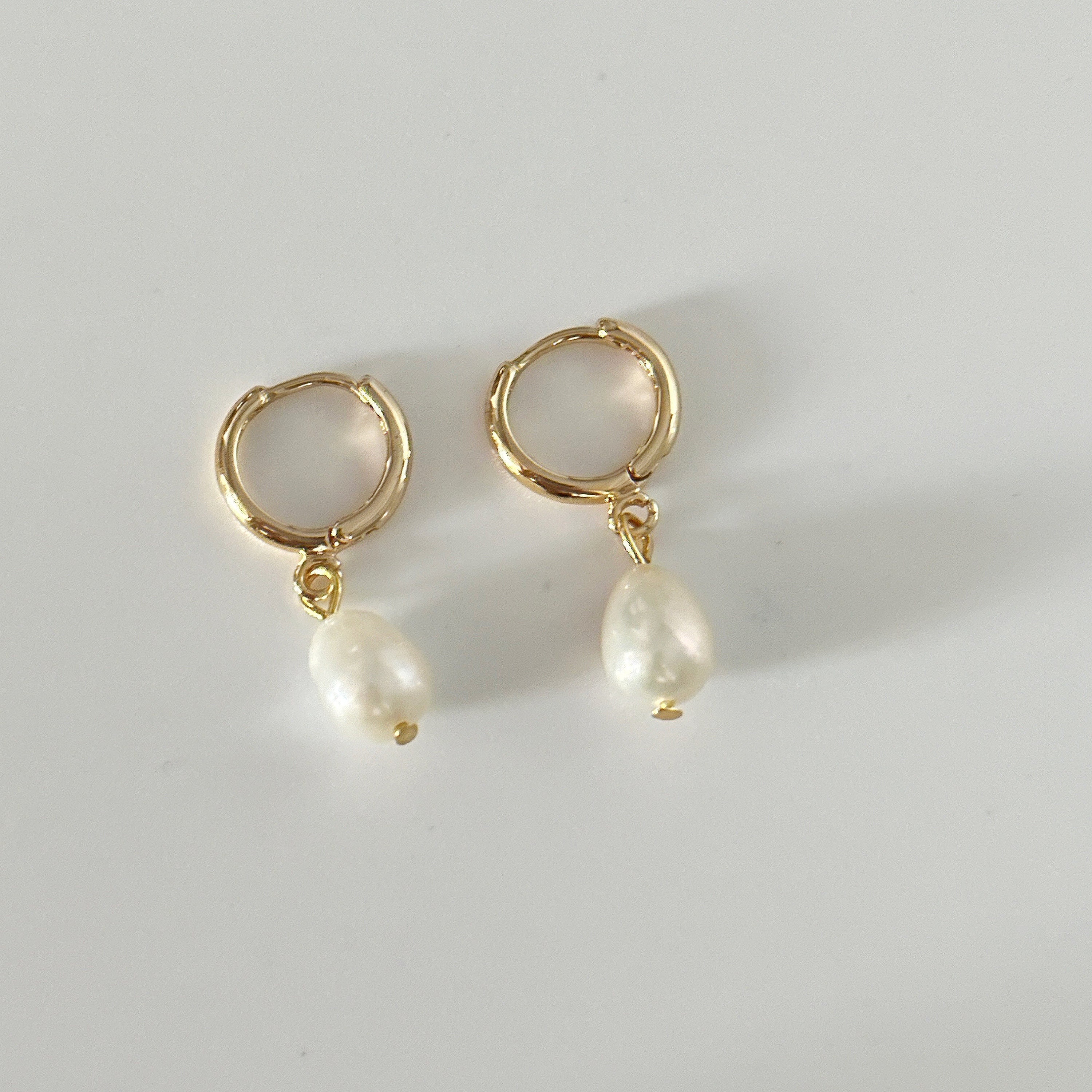 Freshwater Pearl Hoop Earrings, Real Baroque Pearl Earrings, Gold Pearl Huggie, Pearl Jewelry, Wedding Jewelry, Bridesmaids Gift, Handmade