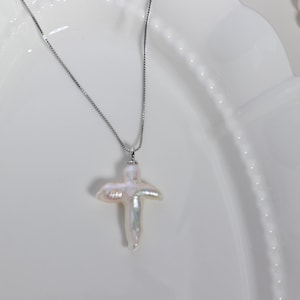 Grote zoetwaterkruisparelhanger ketting, zilveren religieuze katholieke geschenken, natuurlijke parel kruishanger, cadeau bruidsmeisje, cadeau voor haar