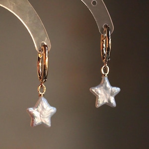 Créoles de boucle d'oreille en forme d'étoile de lune d'eau douce 12 mm, délicat collier de perles étoile baroque irisé, boucle d'oreille céleste minimaliste, cadeau pour elle