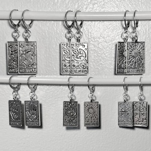 Boucles d'oreilles créoles carte de tarot, carte de tarot soleil, carte de tarot lune, carte de tarot fortune, carte de tarot du monde, carte de tarot étoiles, boucles d'oreilles pendantes