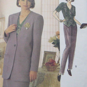 Very Easy Vogue Top Jacket Skirt Pant Pattern 8668