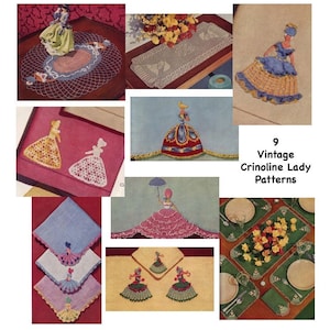 Puede incluir: Nueve patrones de ganchillo vintage con damas en crinolina en varias poses. Los patrones incluyen un camino de mesa, manteles individuales, servilletas y manteles individuales. Las damas visten vestidos coloridos con detalles intrincados.
