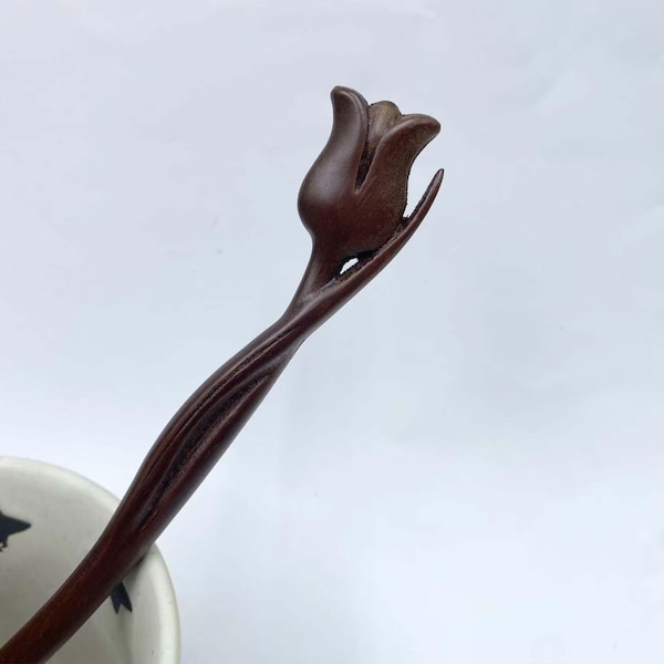 Hölzerne Tulpen-Haarnadel, handgeschnitzte Tulpen-Haarforke, niedliche hölzerne Haarnadel-Geburtstagsgeschenk, Miniatur-Tulpen-Haarzusatzgeschenke für sie