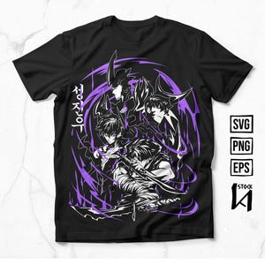 Puede incluir: Camiseta negra con un diseño gráfico de cuatro personajes de anime en un remolino morado. Los personajes están en silueta y el texto "세지않아" es visible en la camiseta.