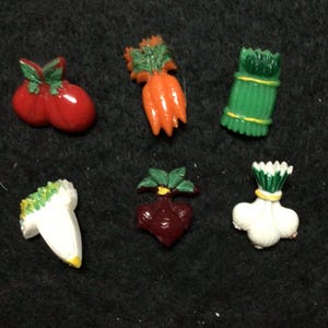 Vintage Painted &#39;Fruit and Vegetable&#39; Plastic Button Set