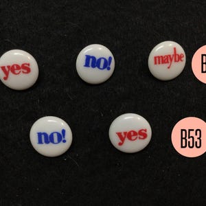 Vintage &#39;JA&#39;, &#39;NEE&#39;, &#39;MAYBE&#39; plastic knopensets