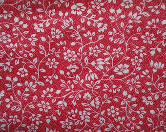 Red White Flowers Dots Vines Reproduction Quilters Calico | Quilt Doll Making Home Decor Fabric | Primitive Old Antique Vintage Look Fabric