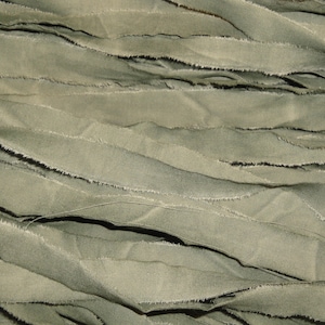 Primitive Aged Hunter Green Muslin Strips * Ripped Scrap Book Ribbon * Hand Torn Frayed Muslin Fabric * 25 Strips 44 Inches Long Widths Vary