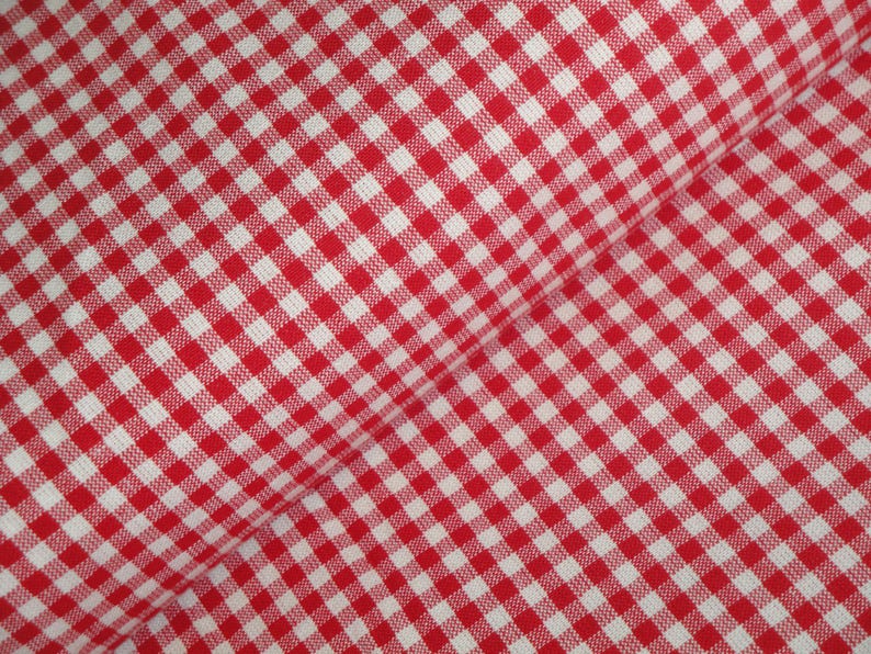 Diamond Textiles Providence Red White 1/8 Check Fabric | Farmhouse Country Cottage Cabin Home Decor Quilt Apparel Doll Making Sewing Fabric immagine 2