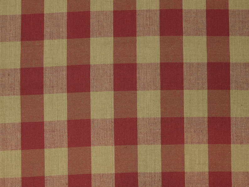Pode incluir: Tecido xadrez vermelho e bege com textura tecida.