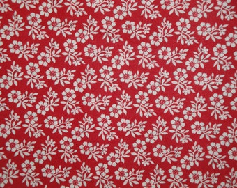 Florals Swirls Red White Flower Reproduction Calico Quilt Apparel Home Decor Fabric | Primitive Old Antique Vintage Look Fabric FAT QUARTER