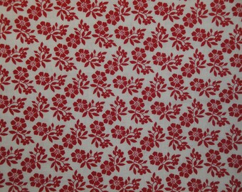 Florals Swirls White Red Flower Reproduction Calico Quilt Apparel Home Decor Fabric | Primitive Old Antique Vintage Look Fabric FAT QUARTER