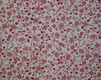 Florals Swirls White Red Reproduction Calico Sewing Quilt Apparel Home Decor Fabric | Primitive Old Antique Vintage Look Fabric FAT QUARTER