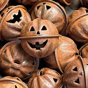 Primitive Rustic Halloween Fall Rusty Metal Pumpkin Jingle Bell Set Of 5 Jack O Latern