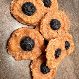 Chicken Blueberry Cookies - healthy treats, all natural pure ingredients homemade dehydrated dog treats fresh air dried