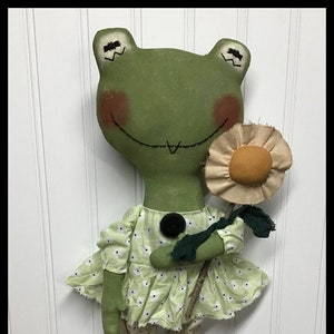 Flossie Frog EPATTERN...primitive country spring summer cloth doll craft digital download animal daisy flower sewing pattern...PDF...1.99