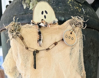 Primitive  Rustic Spooky  Halloween Wood Ghost