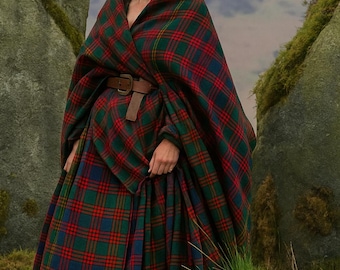 Highlander Great Kilt for Women – 16th Century Traditional Tartan Renaissance Scottish Costume – Great Kilts | Available in 50+ Tartans