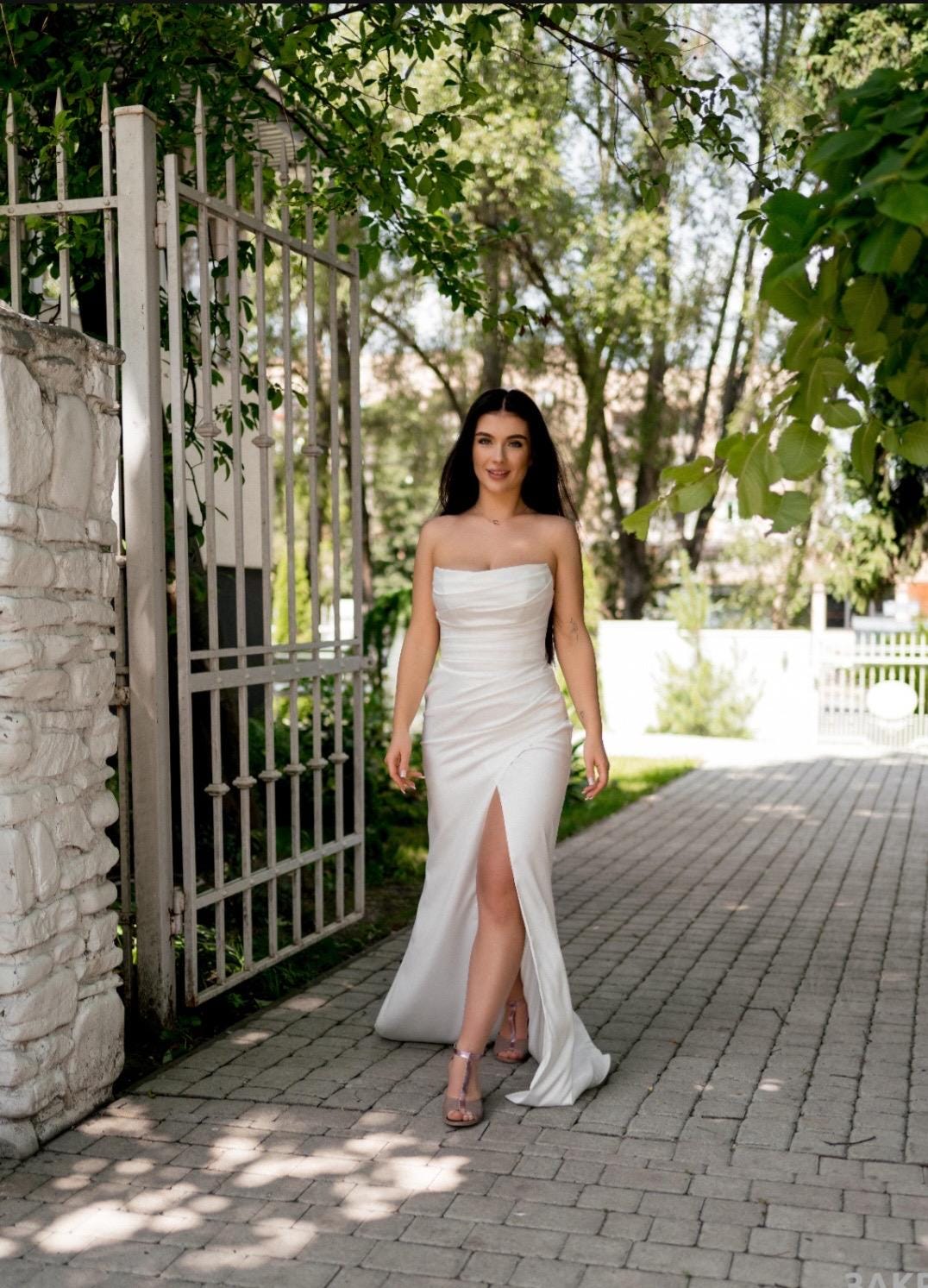 designer dresses black and white Retro Stage & Pinstripe Formal Dress Size:17.5(34/35) This enchanting contrast between l'eau bellini bustier mini Short/Mini Prom Dress