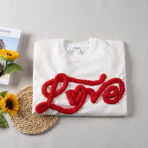 Sudadera de hilo de chenilla bordada personalizada: sudadera de cuello redondo con letras difusas, camiseta de espíritu escolar, sudadera con capucha de mascota personalizada, sudadera con capucha con letras abullonadas