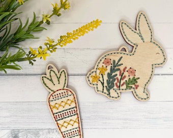 Embroidered Easter Tag, Easter Basket Gift Tag, Bunny Gift Tag, Easter Gift Tag, Easter Wood Tags, Wooden Spring