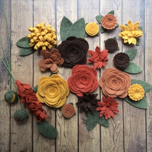 Fall felt flowers / Handmade Loose Wool Felt Flowers / Autumn Flowers / 20 Flowers & 18 leaves / Wreaths Signs Tiered tray