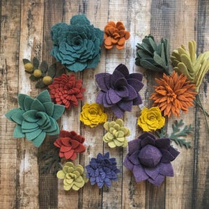 Wool Felt Succulents, fall pumpkin spice, 15 Flowers & 3 leaves, Loose Succulents, DIY Wreaths, Garland, Vertical Garden