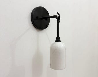 Alabaster & Brass Wall Sconce – Modern Classic Lighting | Wall Lamp
