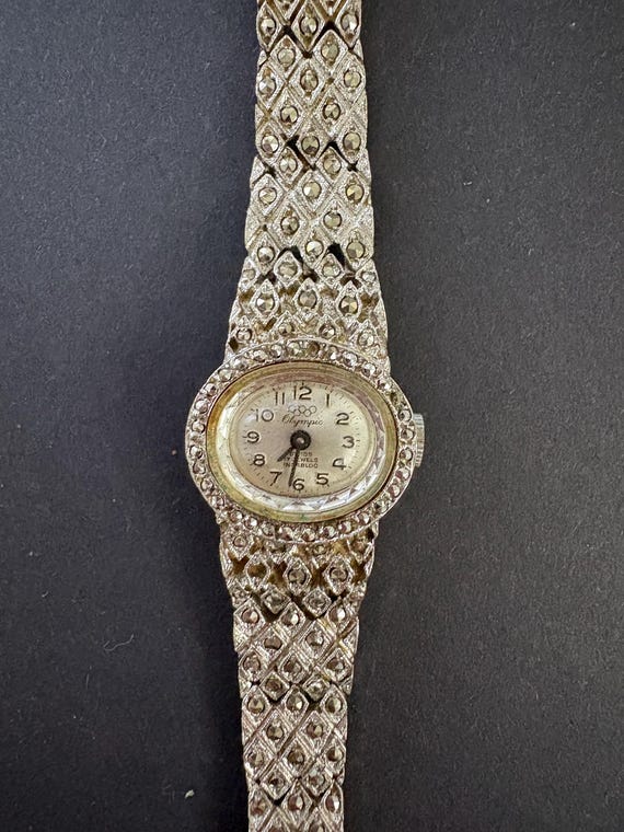 Olympic Swiss 17 Jewels Incabloc Ladies Vintage Wind up Ladies