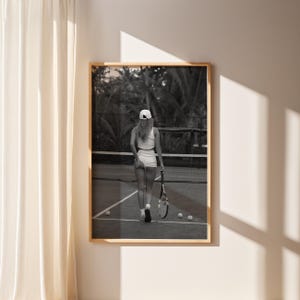 Plakat Tennis Girl, Czarno-biały, Zdjęcie Vintage, Zabawna sztuka ścienna, Feministyczny nadruk, Dekoracja sypialni nastolatki, Plakat sportowy, Sztuka ścienna na płótnie