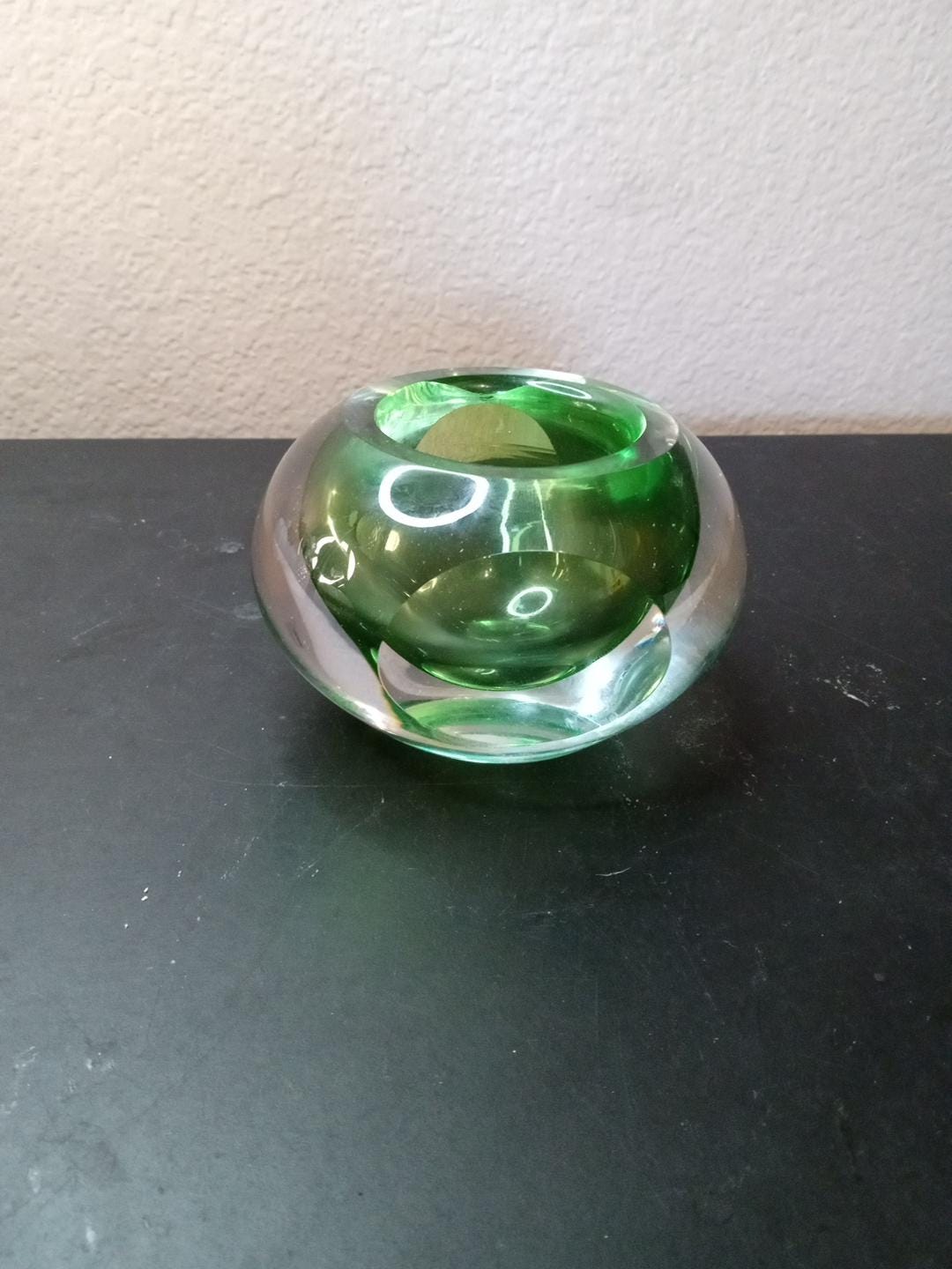 EXQUISITE Signed Kosta Boda Sweden 5" Faceted Green Sommerso Squat Bud Vase