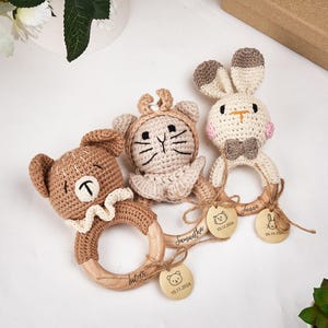 Personalized Animal Crochet Rattle,Custom Wooden Baby Rattle,Montessori Toy，Engraved Crochet Toy Rattle With Name For Baby,Baby Shower Gift