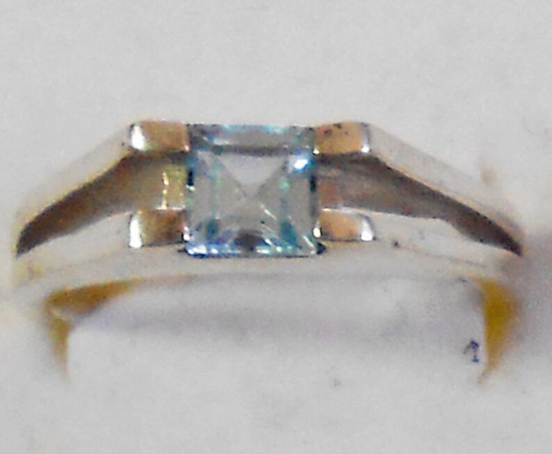 Size 8 Blue Topaz Sterling Silver Ring New Vintage Wholesale Celtic Knot