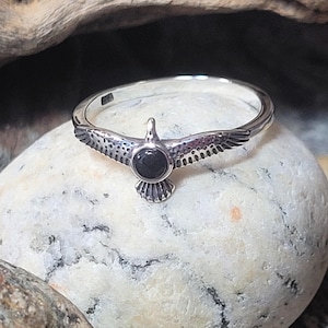 Dainty Sterling Silver and Onyx Bird Ring Swallow Crow Sparrow Robin Eagle New Vintage Stock