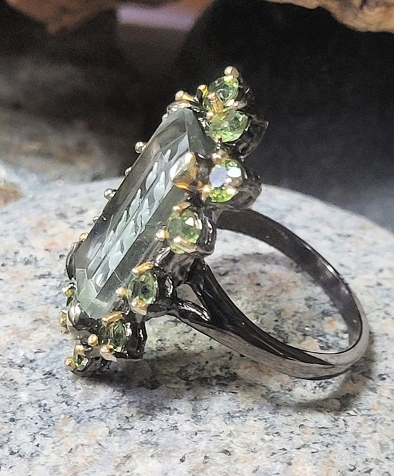 Size 8 Hand Carved Green Amethyst and Peridot Bla… - image 3