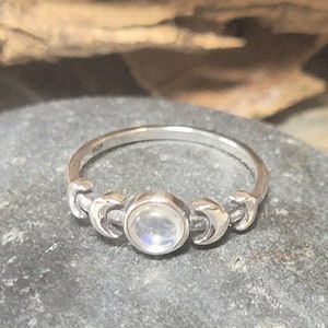 Moonstone Sterling Silver Ring New Vintage Wholesale Healing and Protection Wiccan Moon Phases