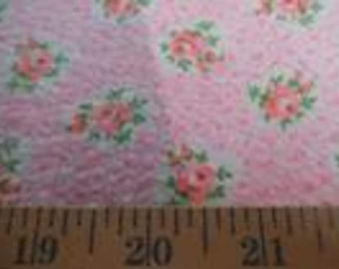 LAST PIECE! Vintage Cotton Plisse'~Floral Clusters on PInk~25"x35"