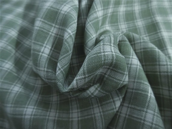 European Hankercheif Linen~Green/Offwhite Plaid~18"x30"