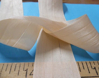 Wide Silk Ribbon~33MM x 1 Yard~CHAMPAGNE (PALE PEACH)~Doll Dress and Hat Trim